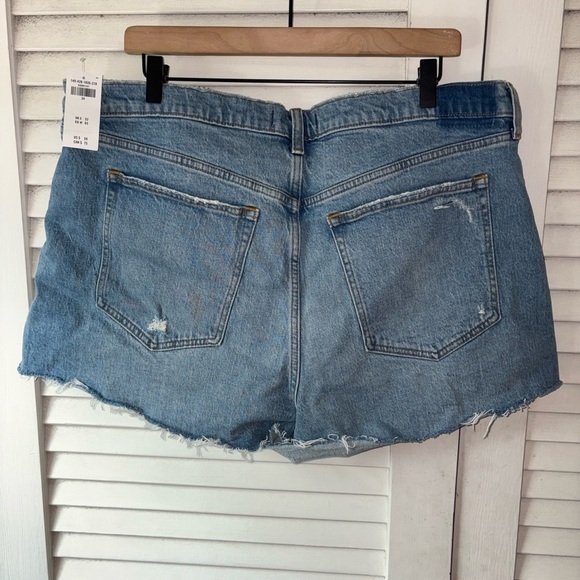 NWT Abercrombie and Fitch The Mom High Rise Denim Shorts size 18/34 - Picture 6 of 6